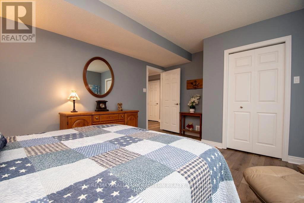 4 Huntingwood Crescent, Kawartha Lakes, Ontario  K0M 1A0 - Photo 24 - X12997250