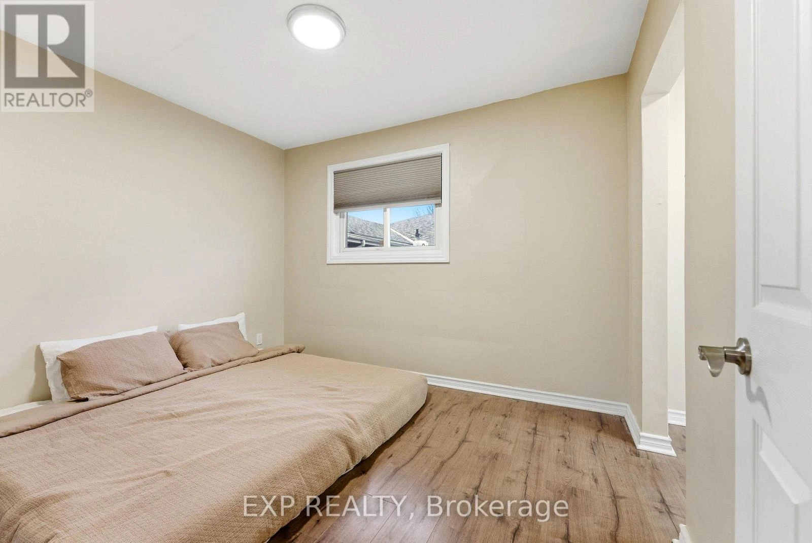 10 Plaza Square, Belleville, Ontario  K8N 4J3 - Photo 13 - X12998944