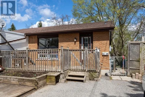 42 Alexander Avenue, Peterborough West, Ontario  K9J 6B4 - Photo 3 - X12134679