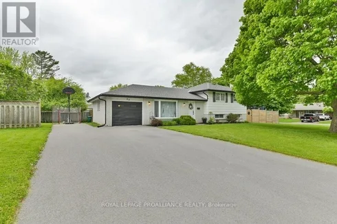 62 Village Drive, Belleville, Ontario  K8P 4L5 - Photo 2 - X12166074