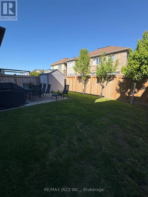 208 Frederick Pearson Street, East Gwillimbury, Ontario  L9N 0Y9 - Photo 2 - N12269044